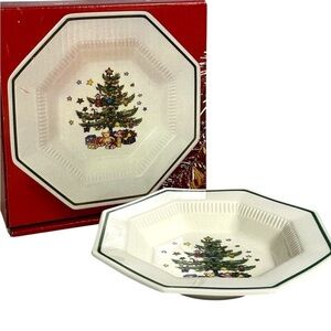 Retired Brand new in Box Nikko Christmas Retired Rimmed Soup Bowls-Set Octagonal